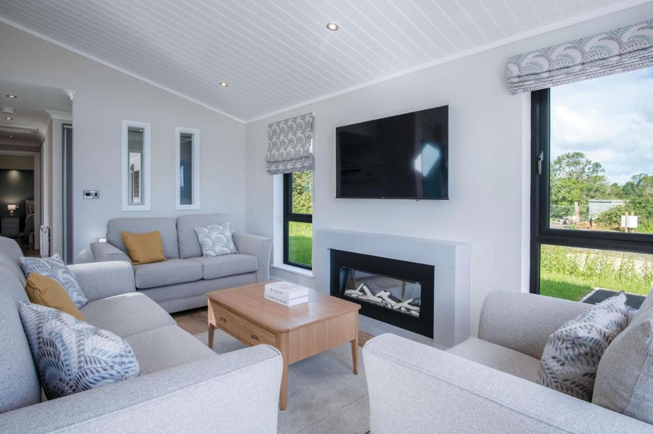 Swanlake Lodge - 3 Bedroom Holiday Home - Penally Экстерьер фото