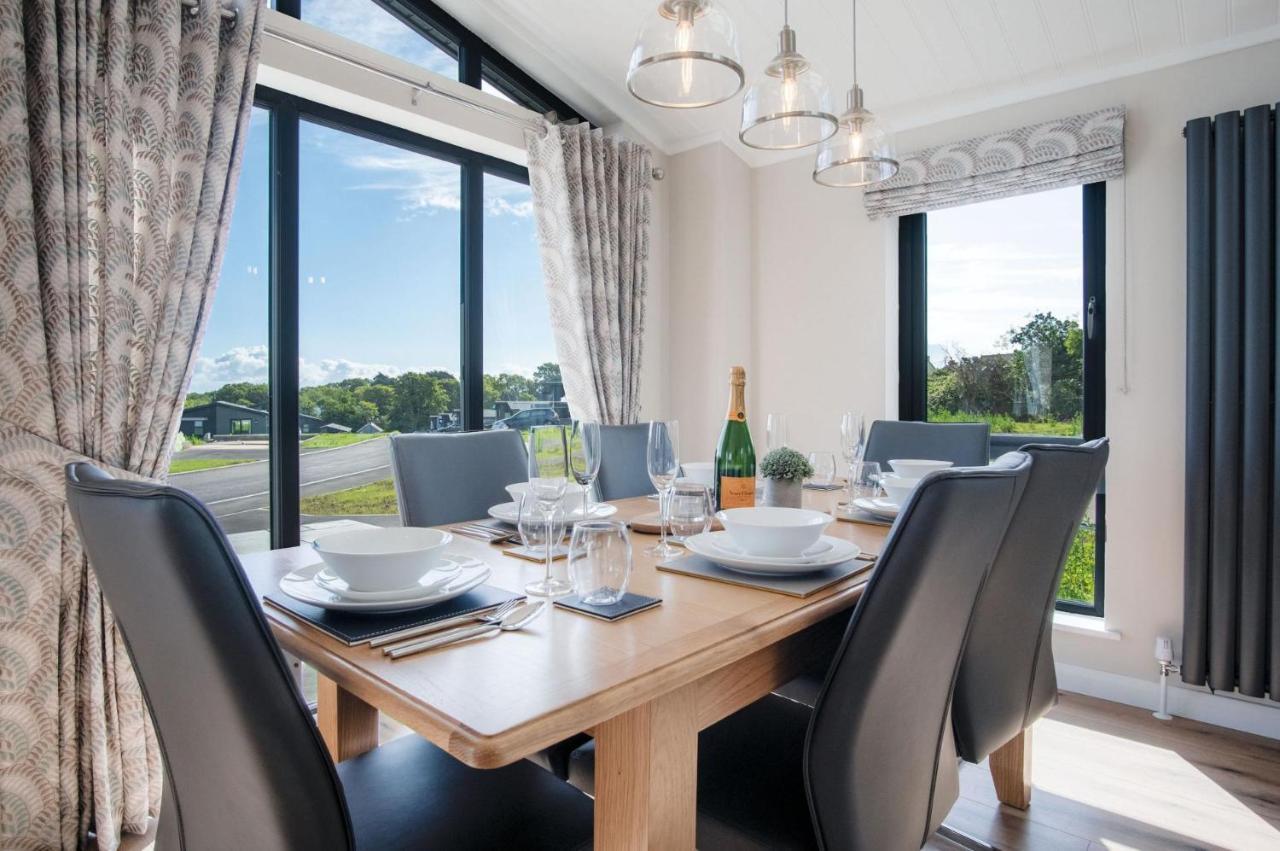 Swanlake Lodge - 3 Bedroom Holiday Home - Penally Экстерьер фото