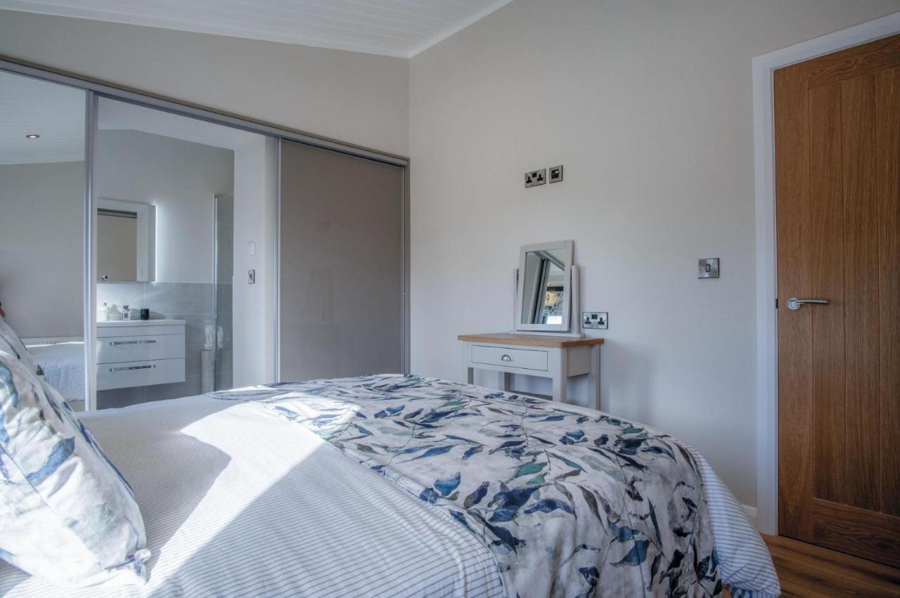 Swanlake Lodge - 3 Bedroom Holiday Home - Penally Экстерьер фото