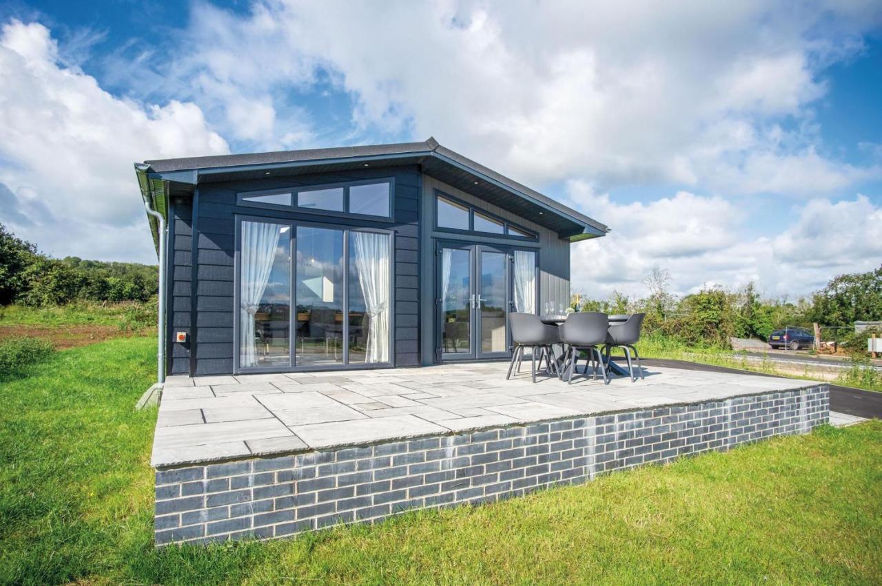 Swanlake Lodge - 3 Bedroom Holiday Home - Penally Экстерьер фото